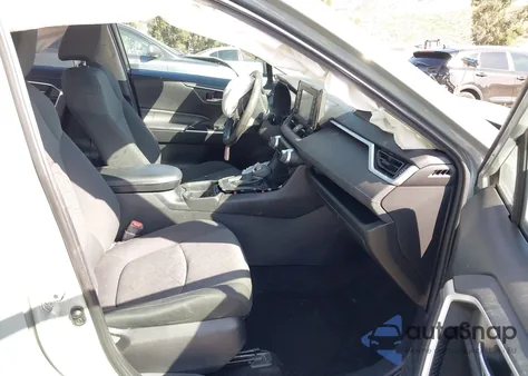 2021 Toyota Rav4 Xle z USA, uszkodzony, nr VIN 2T3W1RFVXMW159852